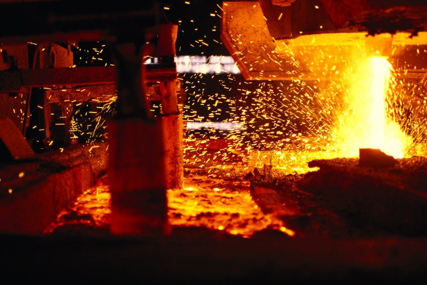laser distance sensor, sensor pengukur dimensi baja, laser distance sensor industri, pengukuran slab baja, laser distance sensor untuk industri baja, sensor tahan panas industri, kontrol kualitas produksi baja