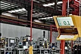 sensor laser otomotif, inspeksi poros depan, pengukuran geometri kemudi, quality control otomotif, sensor presisi manufaktur, laser distance sensor industri, kontrol kualitas lini produksi