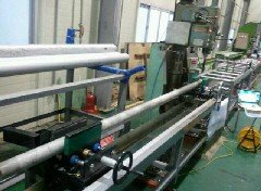 sensor jarak laser, pemotongan logam presisi, length division device, sensor laser industri metal, laser distance sensor, akurasi pemotongan material, sensor industri pengolahan logam, jual laser distance sensor